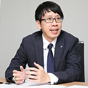 融資審査部 融資戦略室長代理 中川 隆介 様